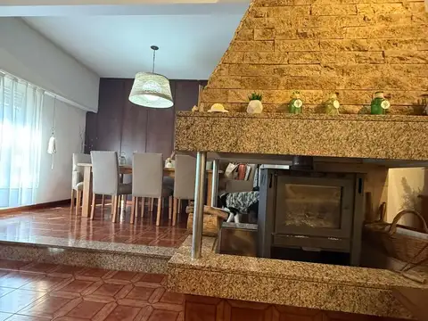 Casa en Venta en Barrio Parque, USD 380.000