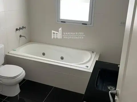 Casa en Venta en Loma Verde, USD 220.000