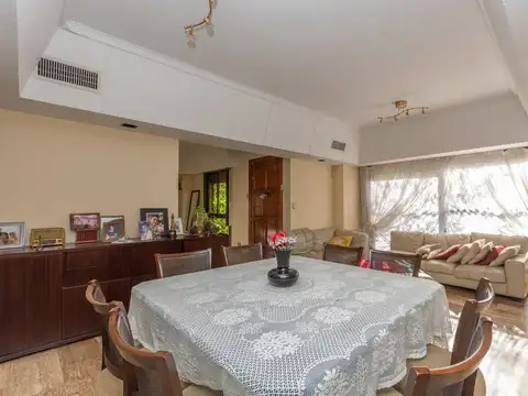 Depto Tipo Casa 5 ambientes con 2 baños