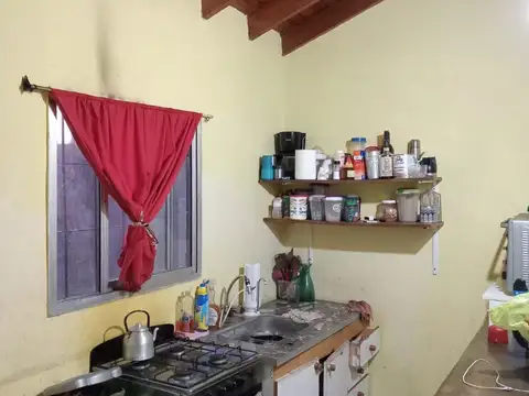 Casa 3 ambientes con 1 baño