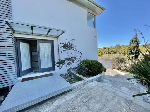 Casa en Venta en Carilo, USD 2.000.000