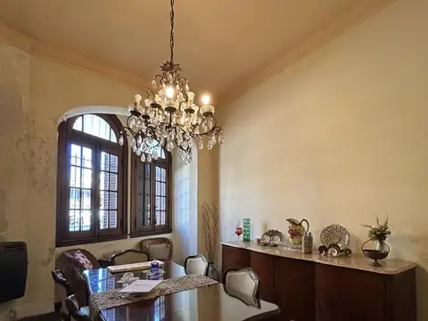 Casa 6 ambientes con 2 baños