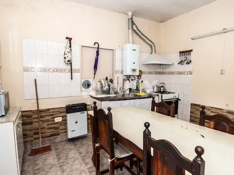 Casa 4 ambientes con 1 baño