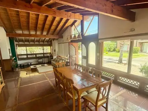 Country club Las Lajas