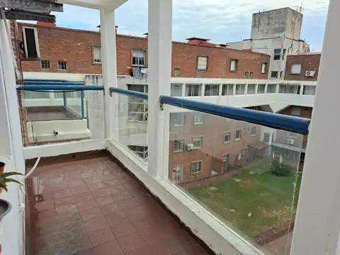 Depto Tipo Casa en Alquiler de 3 ambientes