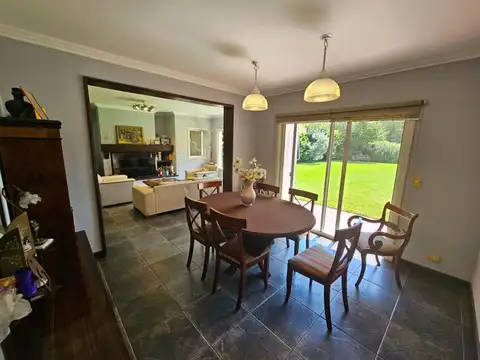 Casa 7 ambientes con 5 baños