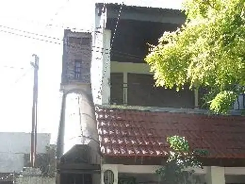CASA EN PLANTA ALTA 5 AMB. EXCELENTE ESTADO
