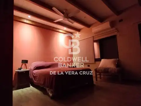 Casa 9 ambientes con 2 baños