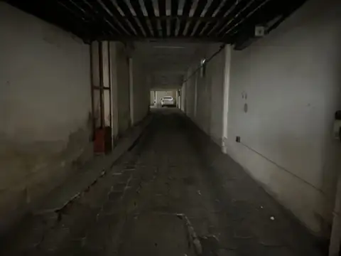 COCHERA EN VENTA CON PORTÓN AUTOMÁTICO, ZONA GÜEMES / PASEO ALDREY