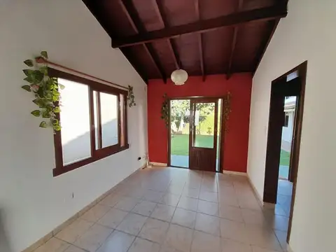 Casa 4 ambientes con 1 baño