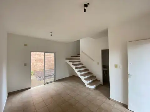 CASAS - DUPLEX - LOS TRONCOS, RESISTENCIA