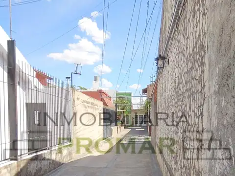 Casa 7 ambientes con 1 baño