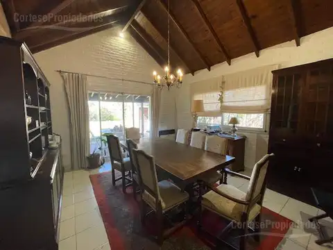 Casa 6 ambientes con 3 baños