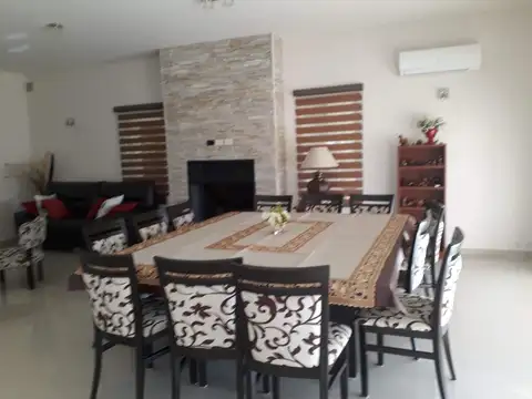 Casa en Venta en El Nacional Club De Campo, USD 290.000
