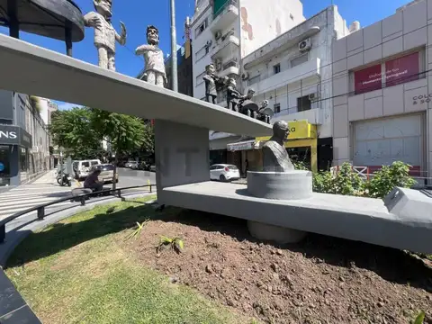 Luis Maria Drago 400, Piso 0