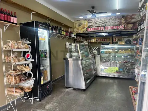 Luis Maria Drago 400, Piso 0