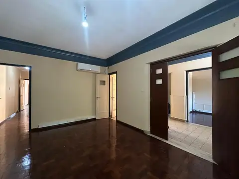 Oficina en Alquiler al Este