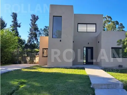 Exc Casa 4 amb en 2 pl c/piscina  S/lote 658 mts2  EN VENTA  BARRIO PRIVADO EL ENSUEÑO 