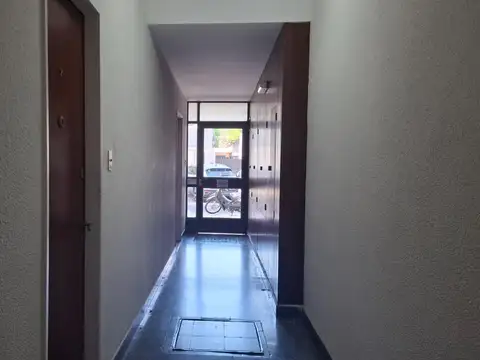 Monoambiente con bajas expensas, a metros de Av. Maipú