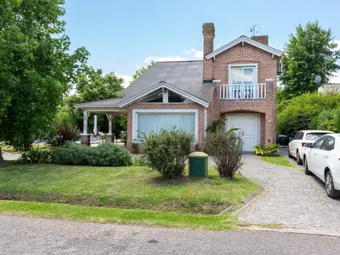 VENTA CASA 4 AMB EN BANCO PROVINCIA - PERMUTA