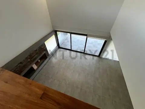 Casa 10 ambientes con 4 baños