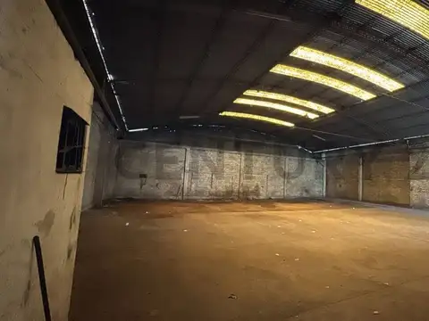 Galpón en alquiler en La Plata – Calle 72 entre 31 y 132