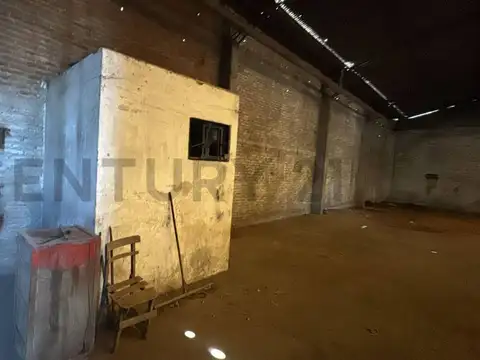 72  entre 31 y 132 , Piso 0