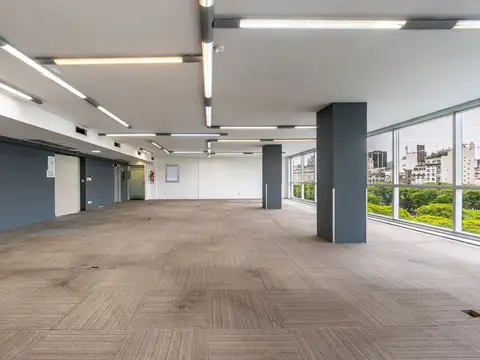 Oficina en Alquiler con 2 cocheras