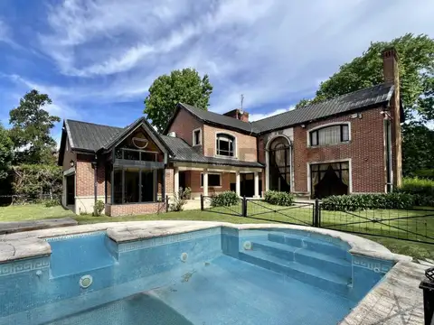 Casa en Venta con 1 cochera