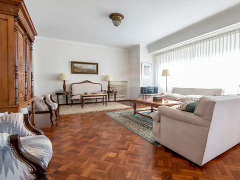 Departamento en Venta de 6 ambientes