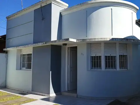 Casa en  calle 2 Nº670 e/ 126 y 127