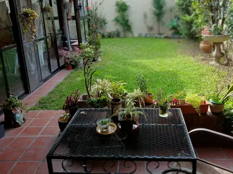 PH al contrafrente 3 DORMITORIOS 2 BAÑOS  con parque y quincho en Villa Pueyrredón