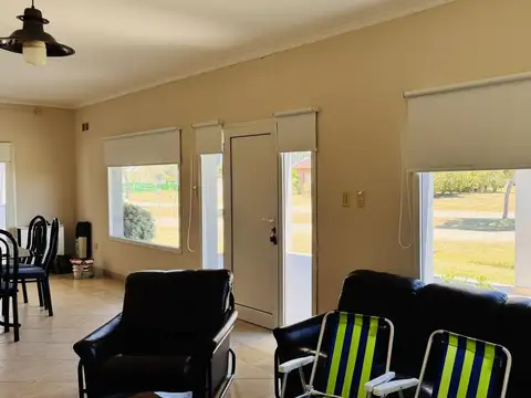 Casa 4 ambientes con 3 baños