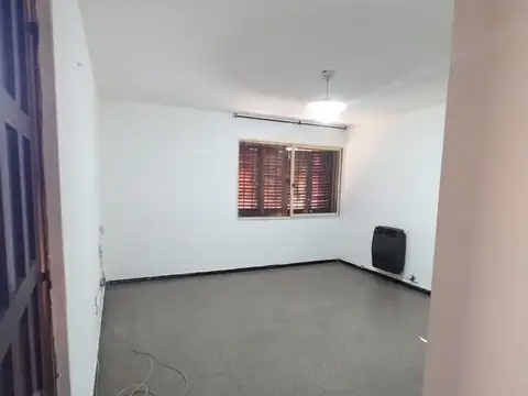 Hipólito Irigoyen 700