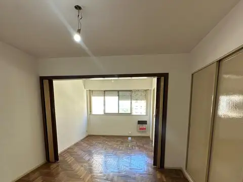 Dpto. 1amb. divisible, excelente ubicación