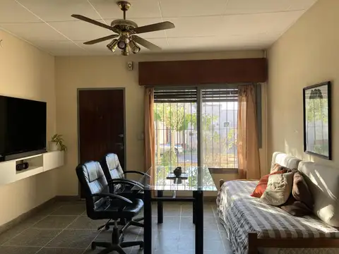 Casa 5 ambientes con 1 baño