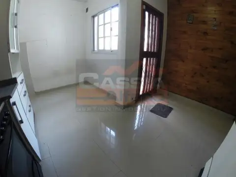 Casa 5 ambientes con 2 baños