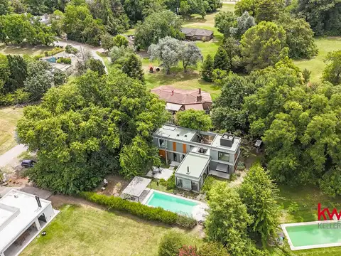 Casa 5 ambientes con 3 baños