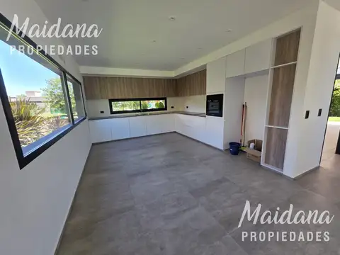 Espectacular Casa en Haras Santa María