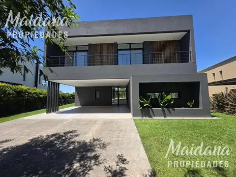 Espectacular Casa en Haras Santa María