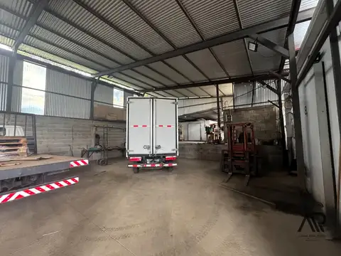 Galpón en alquiler de 615m2 ubicado en Lezica