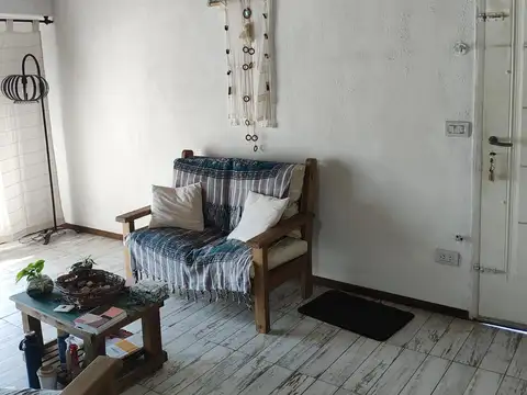 Depto Tipo Casa en Venta con 1 cocheras