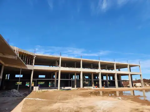 VENTA DE LOCAL COMERCIAL EN CARDINAL SHOPPING PILAR