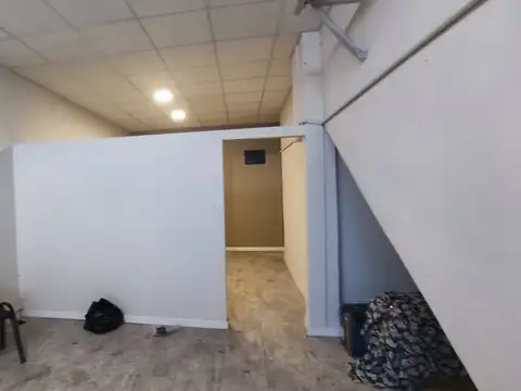 Galpón 180m2 S/Lote 8,66x21