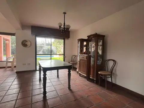 Casa en Venta con 2 cocheras