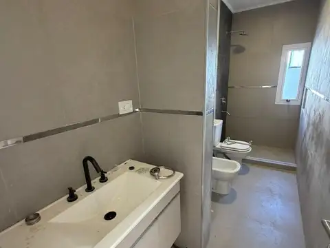 CF1340 - DÚPLEX EN VENTA - 3 DORMITORIOS - AV. AGUADO Y TACUARÍ