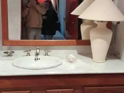 Amplio y luminoso Chalet 5 amb en Parque Luro 2 LOTES.