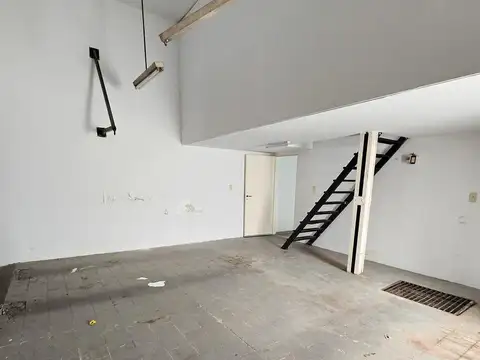 Casa 8 ambientes con 4 baños