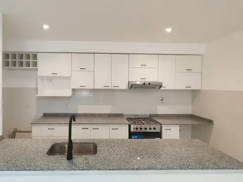 Depto Tipo Casa 5 ambientes con 2 baños