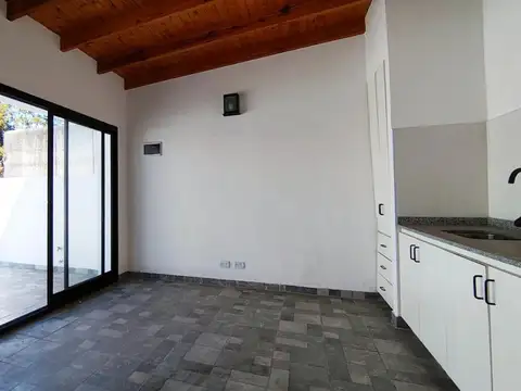 Depto Tipo Casa en Venta de 4 dormitorios